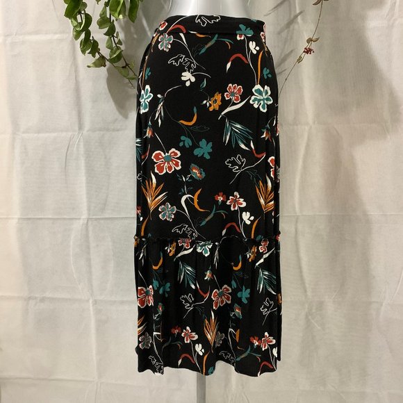 🌀 Forever 21 Contemporary Long Skirt - Picture 4 of 7